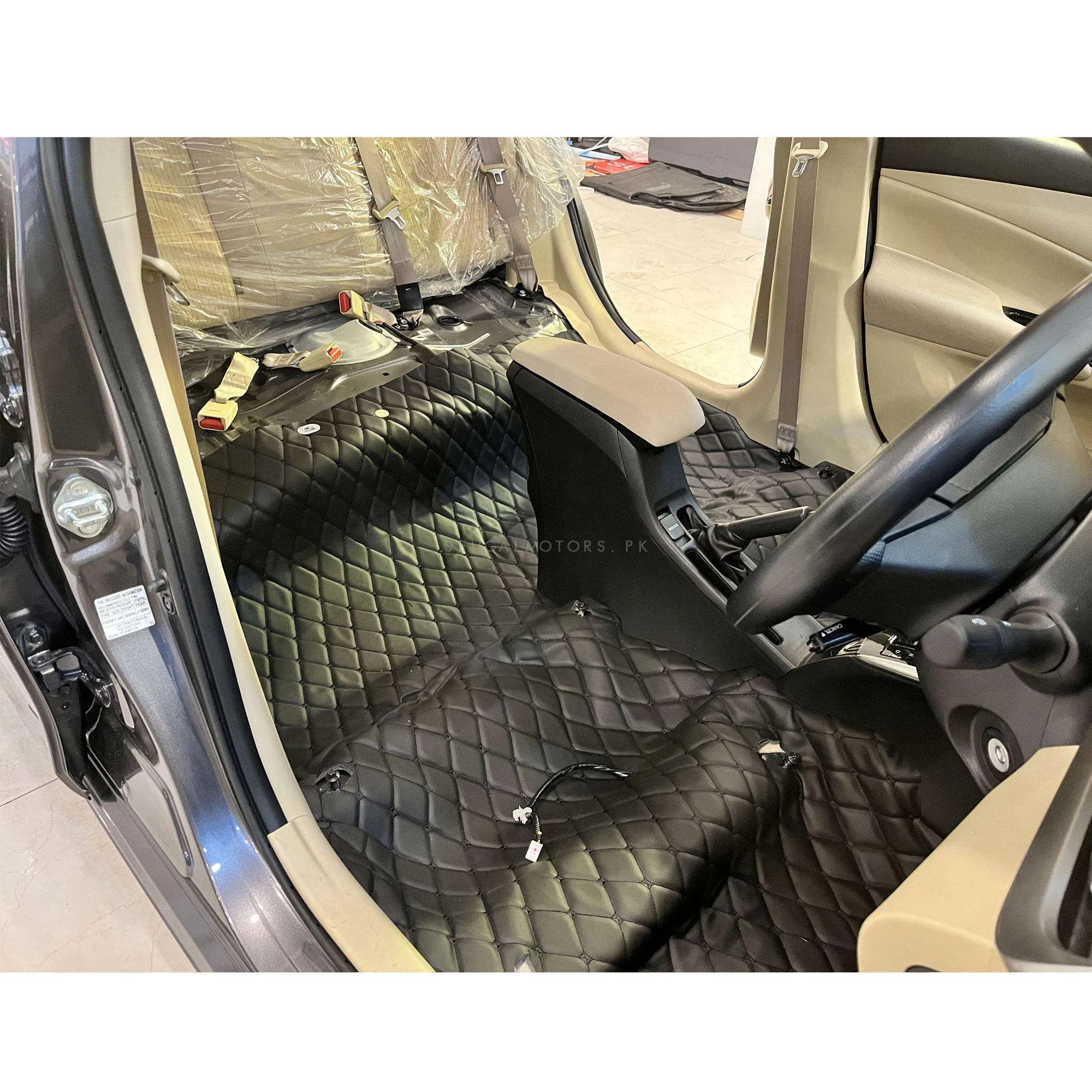 7D Black Black Floor Matting For Crossover Cars 10FT