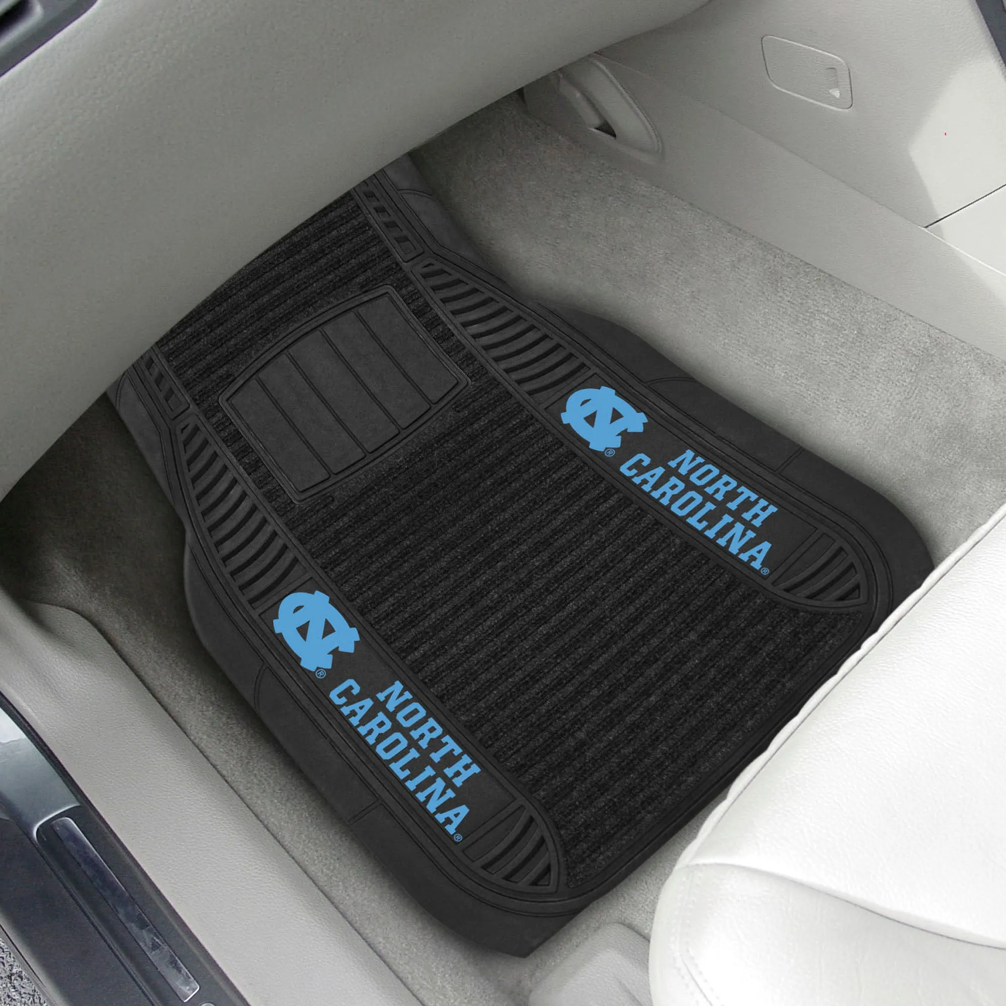 Fanmats North Carolina Tar Heels 2 Piece Deluxe Car Mat Set