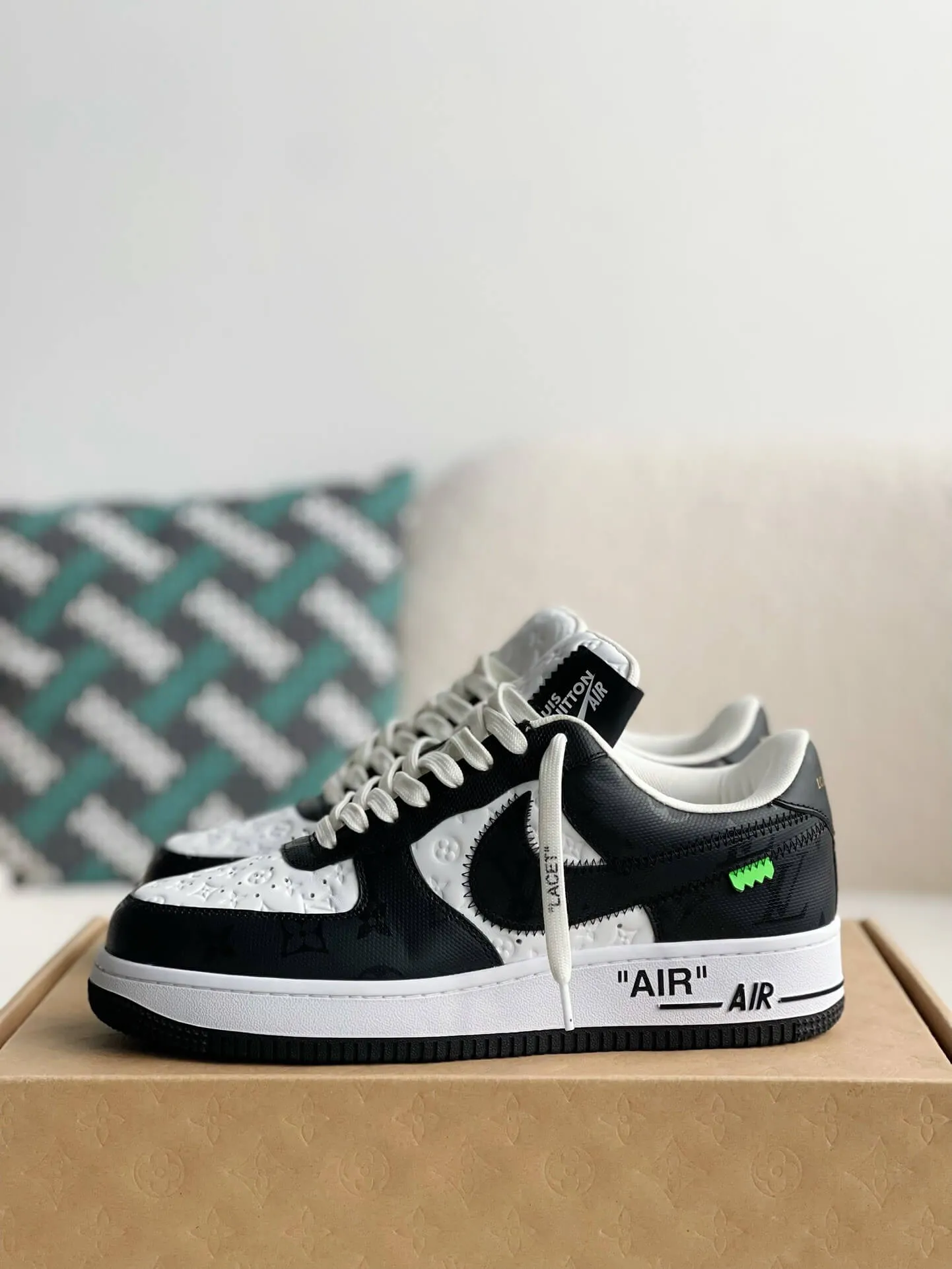 Nike x Louis Vuitton LV Air Force 1 Black White Sneakers