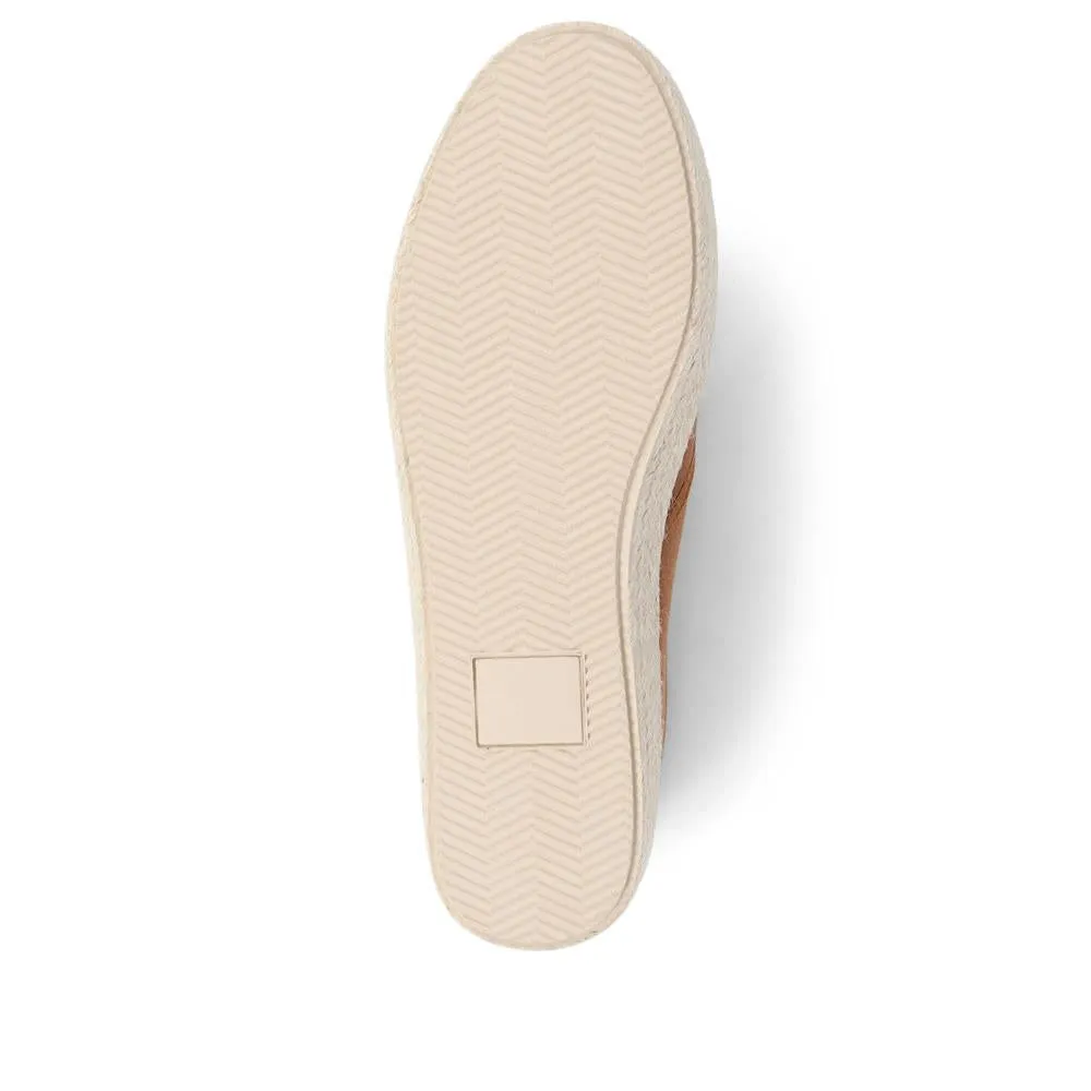 Slip-On Espadrilles - RAYLEN / 324 051