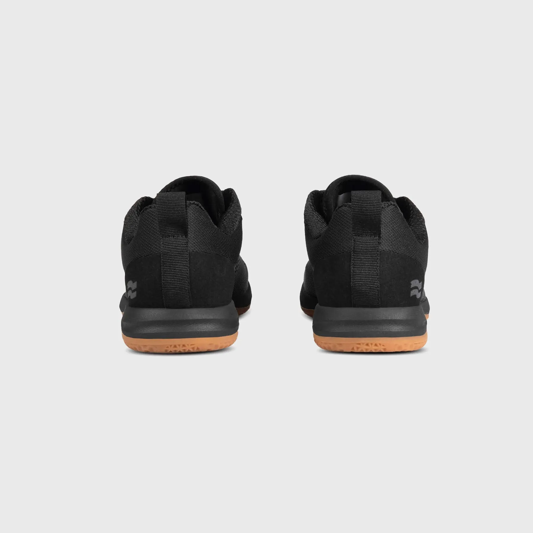 STRIKE MVMNT - HAZE TRAINER - BLACKOUT/GUM